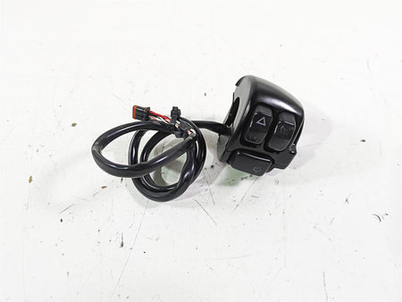2021 Harley Softail FLSL Slim Right Hand Control Switch 71500462 {{ shop.shopifyCountryName }} - Mototech271