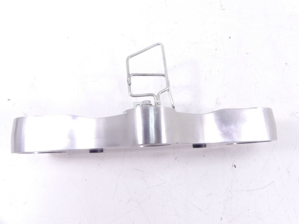 2006 Suzuki M109R VZR1800 Boulevard Upper Triple Tree Clamp 57mm 51311-48G00 {{ shop.shopifyCountryName }} - Mototech271