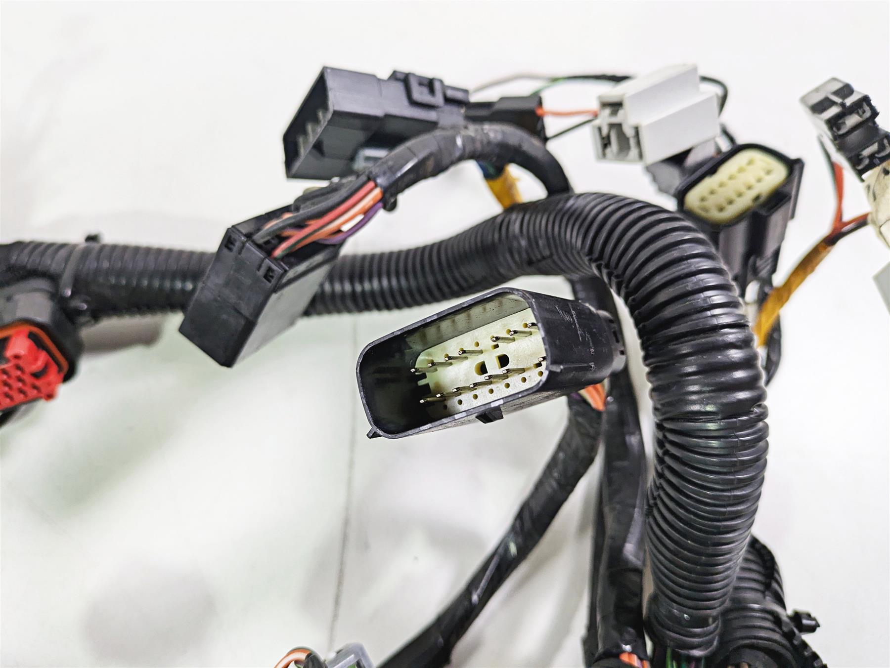 2010 Harley Touring FLHTK Electra Glide Front Wiring Harness - Read 70232-10 {{ shop.shopifyCountryName }} - Mototech271