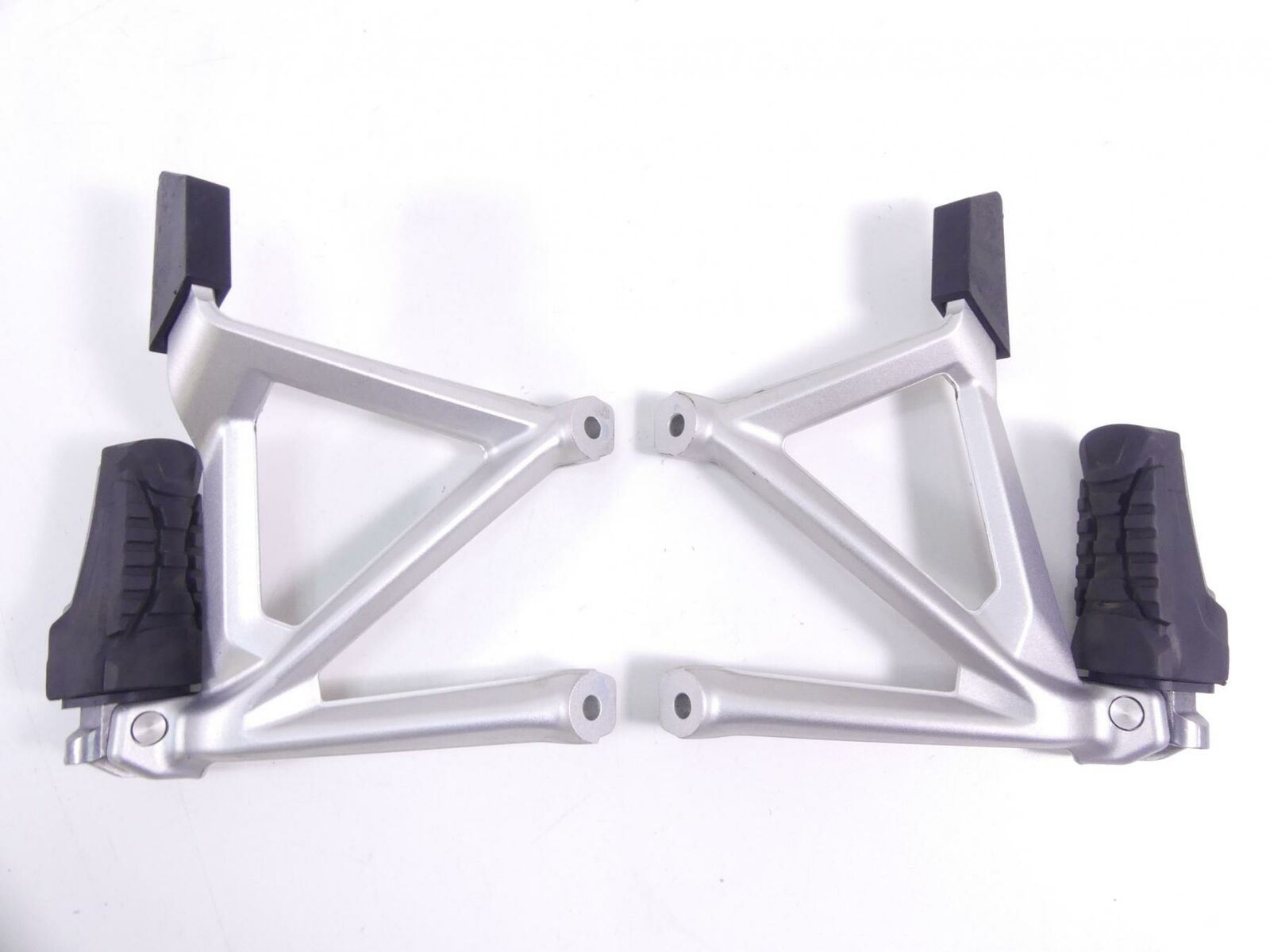 2013 BMW R1200GS GSW K50 Rear Passenger Footpeg Set 46718526741 46718526742 {{ shop.shopifyCountryName }} - Mototech271