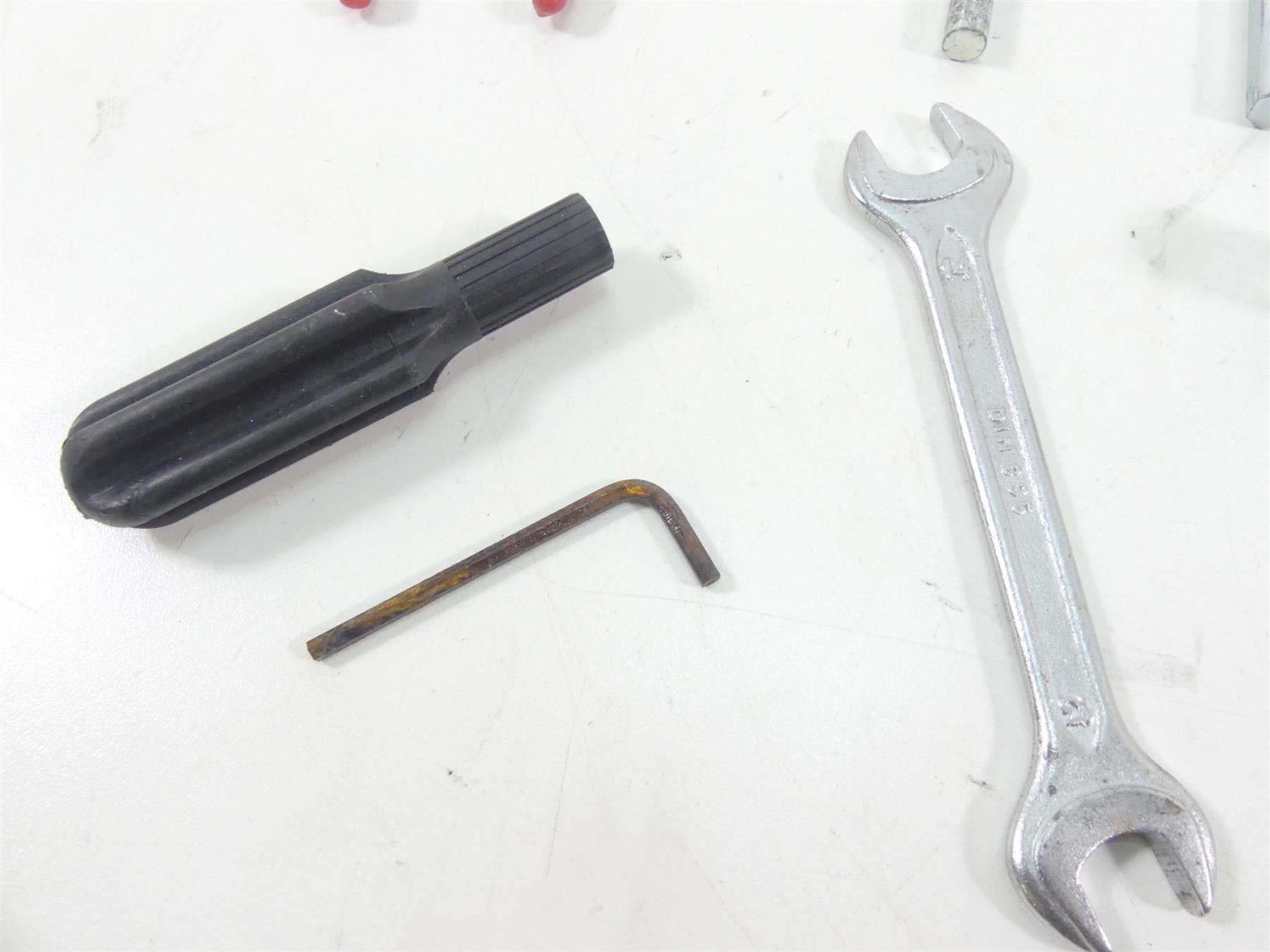 2001 Moto Guzzi California Sp 1100 Owners Tools Tool Kit GU03909960 {{ shop.shopifyCountryName }} - Mototech271