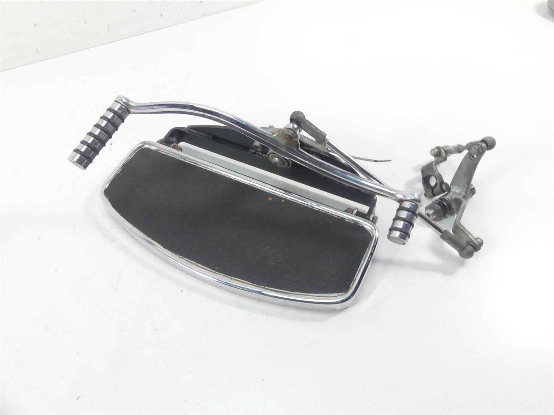 2001 Moto Guzzi California Sp 1100 Left Floor Board Cradle & Shifter GU03422130 {{ shop.shopifyCountryName }} - Mototech271