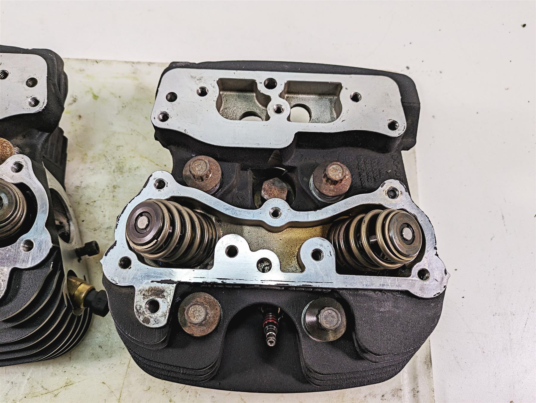 S&S Cycle Super Stock Twin Cam Cylinder Head Set 90-1050R-S F00404 {{ shop.shopifyCountryName }} - Mototech271