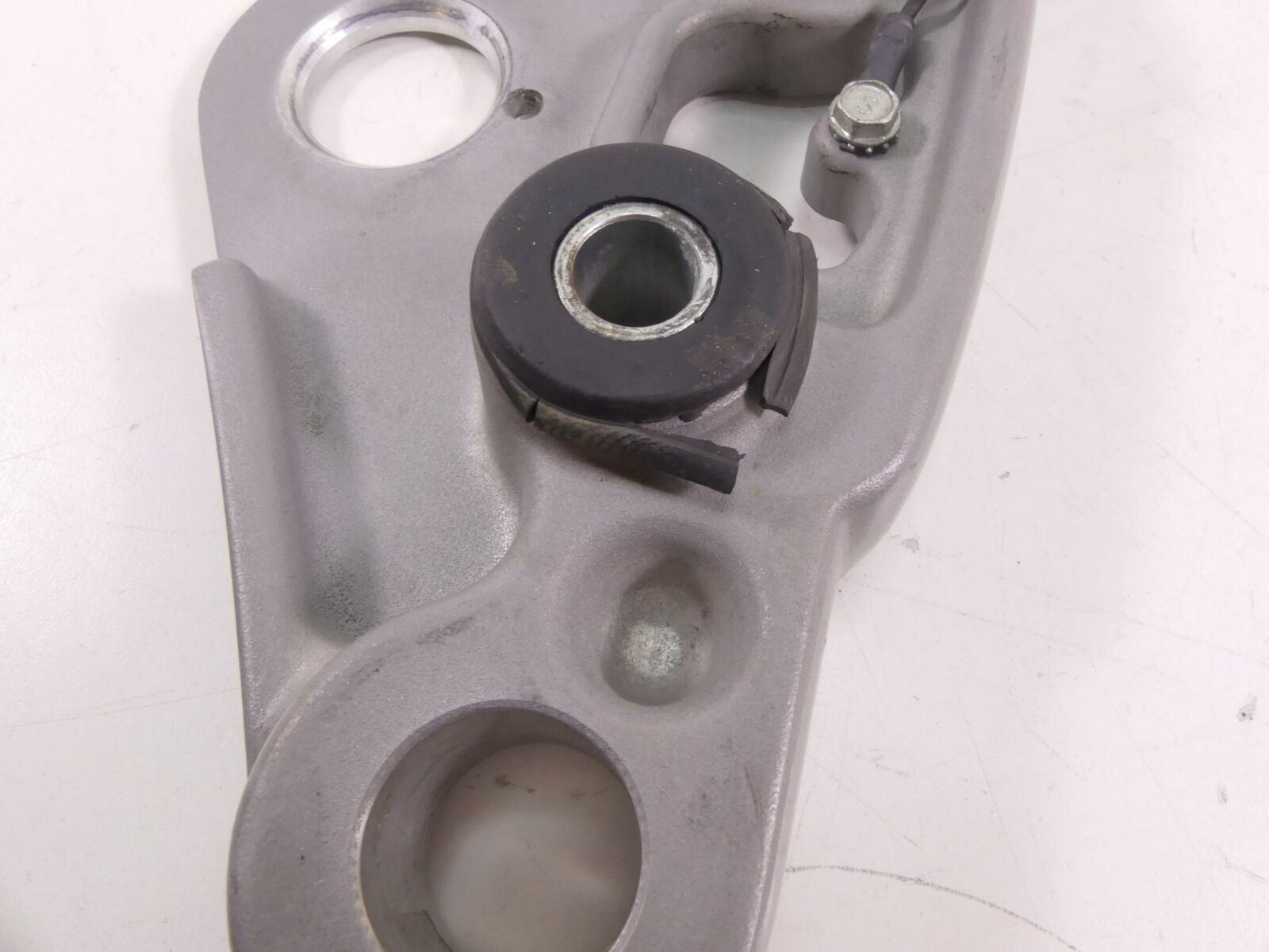 2009 Harley FXCW Softail Rocker Upper Triple Tree Steering Clamp 46705-08 {{ shop.shopifyCountryName }} - Mototech271