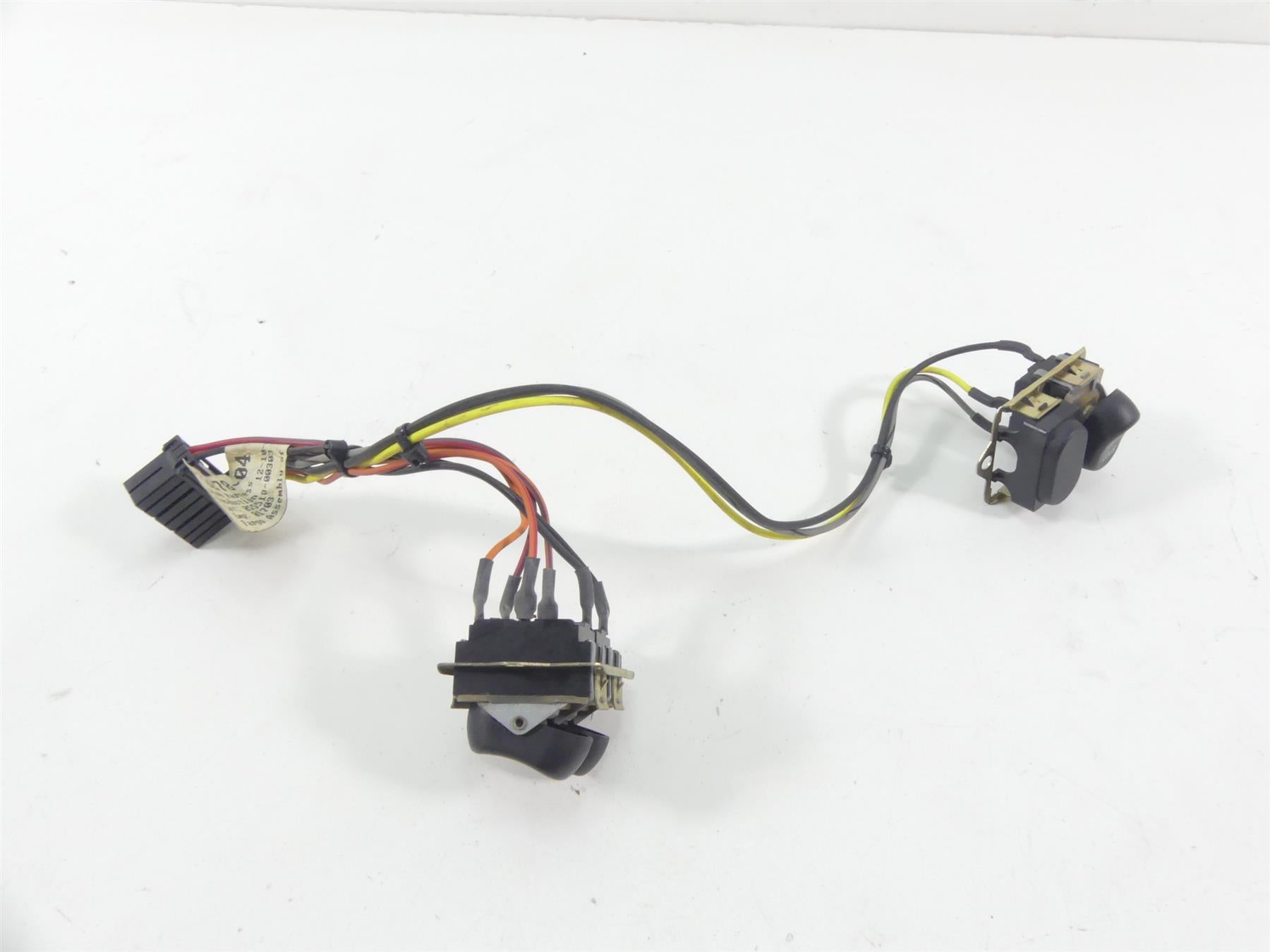 2004 Harley FLHTC SE CVO Electra Glide Spot Cruise Acc Switches 70278-04 {{ shop.shopifyCountryName }} - Mototech271