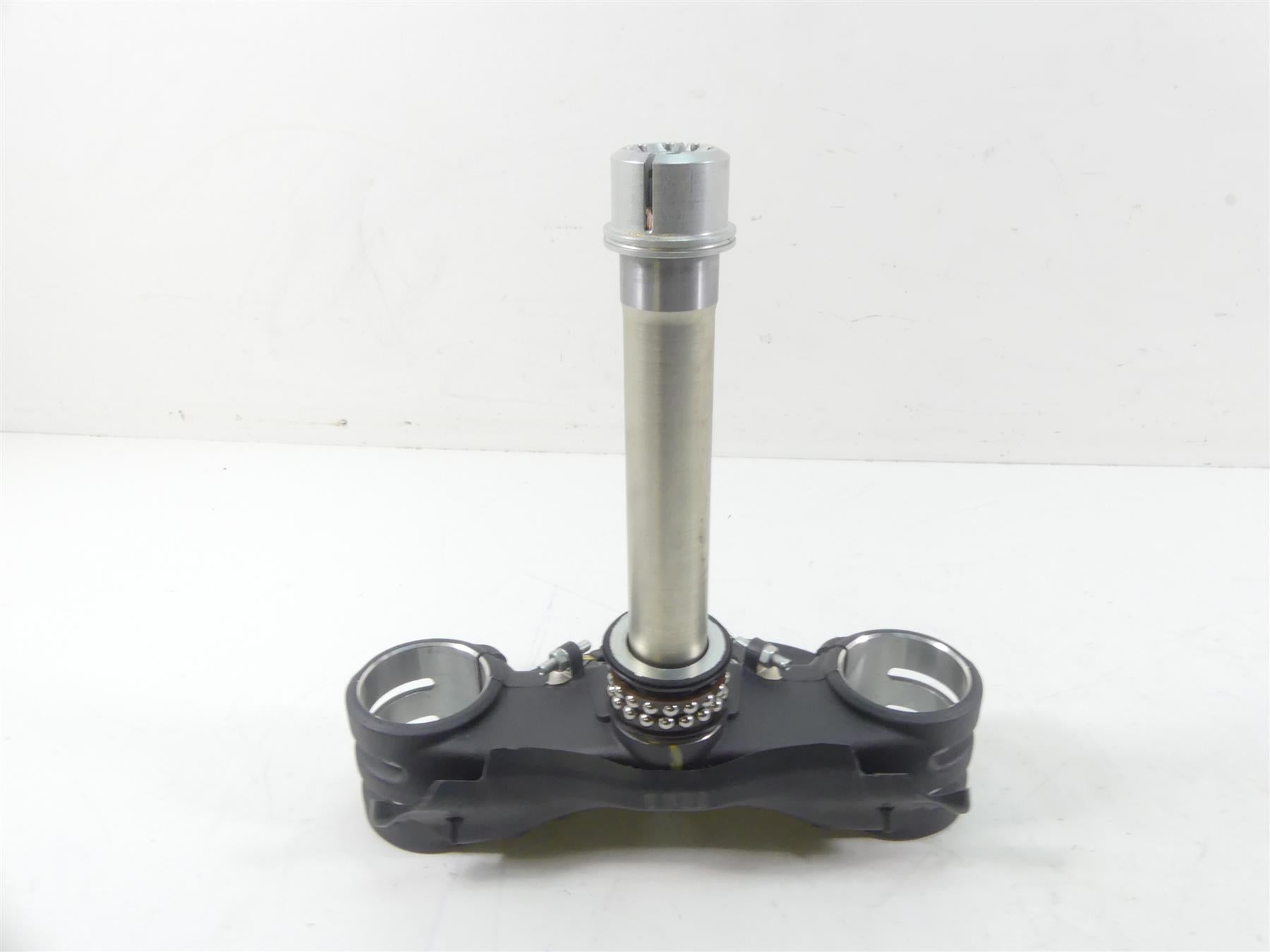 2020 Ducati Panigale V2 Lower Triple Tree Steering Clamp 58mm 342P0691AA {{ shop.shopifyCountryName }} - Mototech271