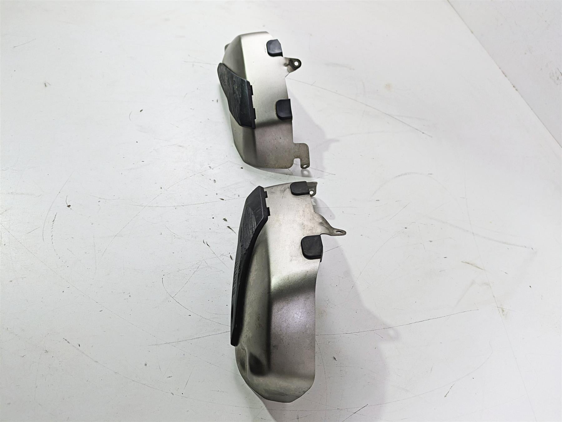 2016 BMW R1200RS K54 Valve Cover Protection Guard 77142465251 {{ shop.shopifyCountryName }} - Mototech271