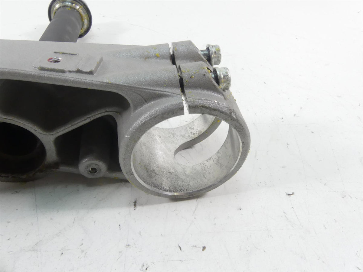 2020 Ducati Multistrada 1260 Enduro Lower Triple Tree Steering Clamp 34221141AA {{ shop.shopifyCountryName }} - Mototech271