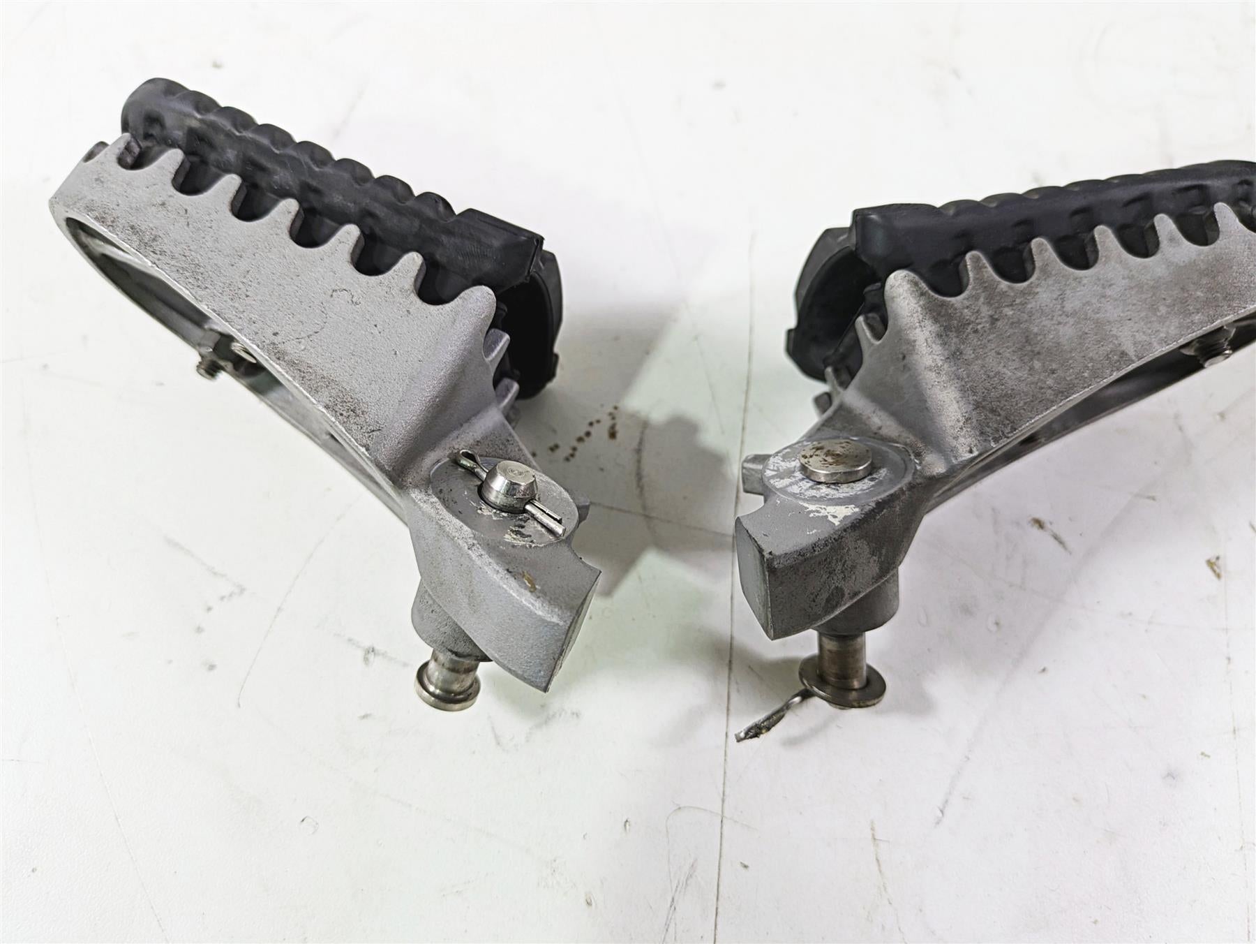 2017 BMW F800GS Adv K75 Front Footpeg Foot Peg Rest Set 77258533661 77258533662 {{ shop.shopifyCountryName }} - Mototech271