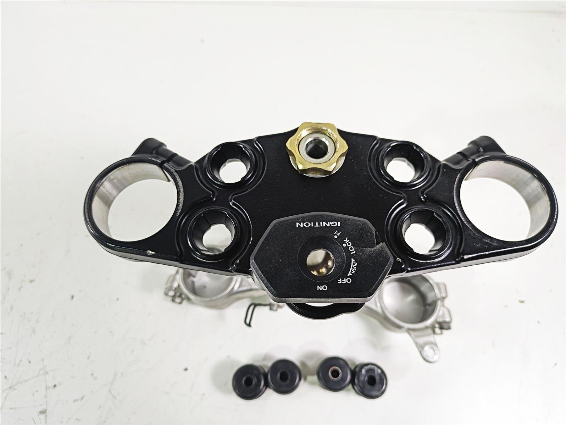 2018 Suzuki GSX1300 R Hayabusa Upper Lower Triple Tree Set 51410-24F50 {{ shop.shopifyCountryName }} - Mototech271