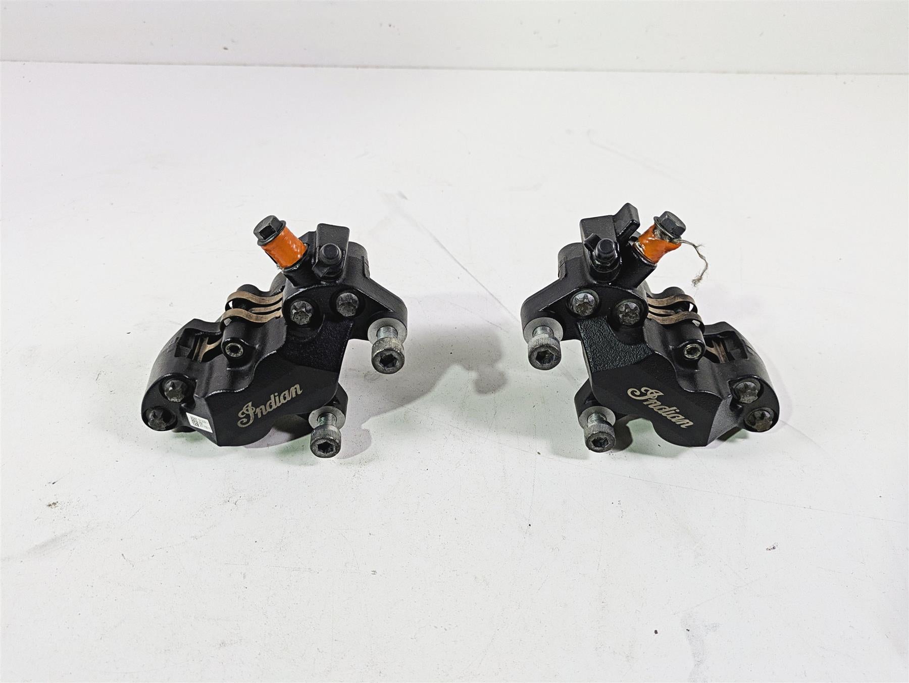 2017 Indian Chieftain Limited Front Brake Caliper Set 1912390 1912391
