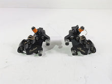 Load image into Gallery viewer, 2017 Indian Chieftain Limited Front Brake Caliper Set 1912390 1912391
