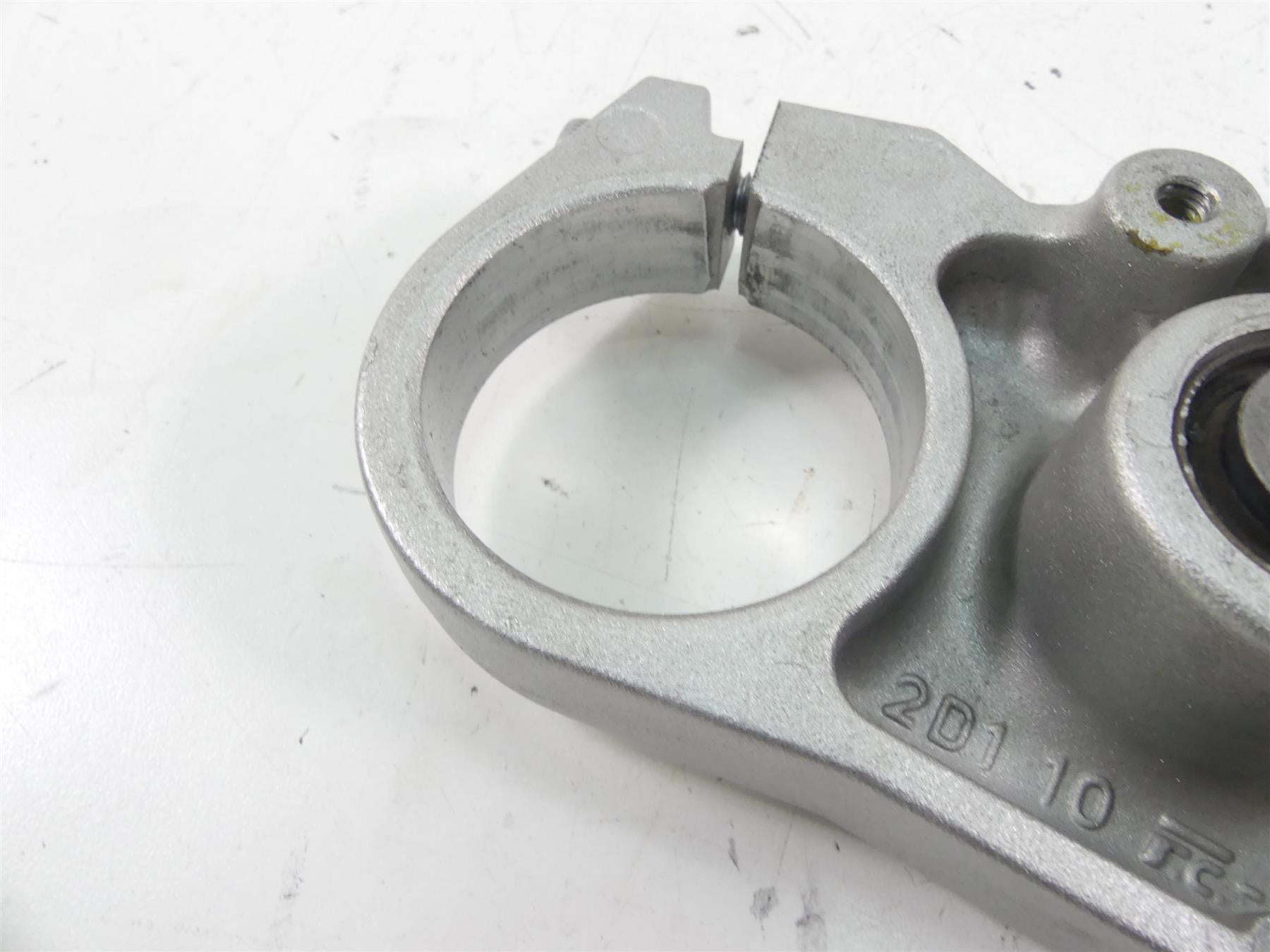 2008 Yamaha FZ1 Fazer Upper Triple Tree Steering Clamp 50mm 2D1-23405-11-00 {{ shop.shopifyCountryName }} - Mototech271