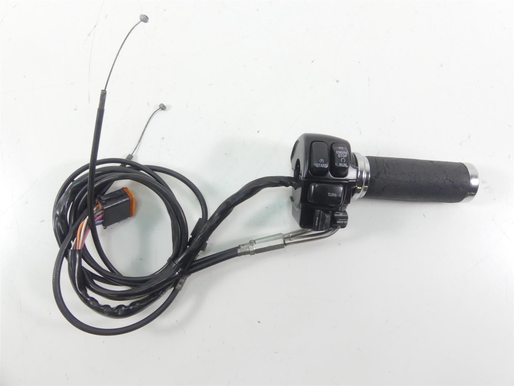 1999 Harley Touring FLHTCUI Electra Glide Right Hand Control Switch 71684-06A {{ shop.shopifyCountryName }} - Mototech271
