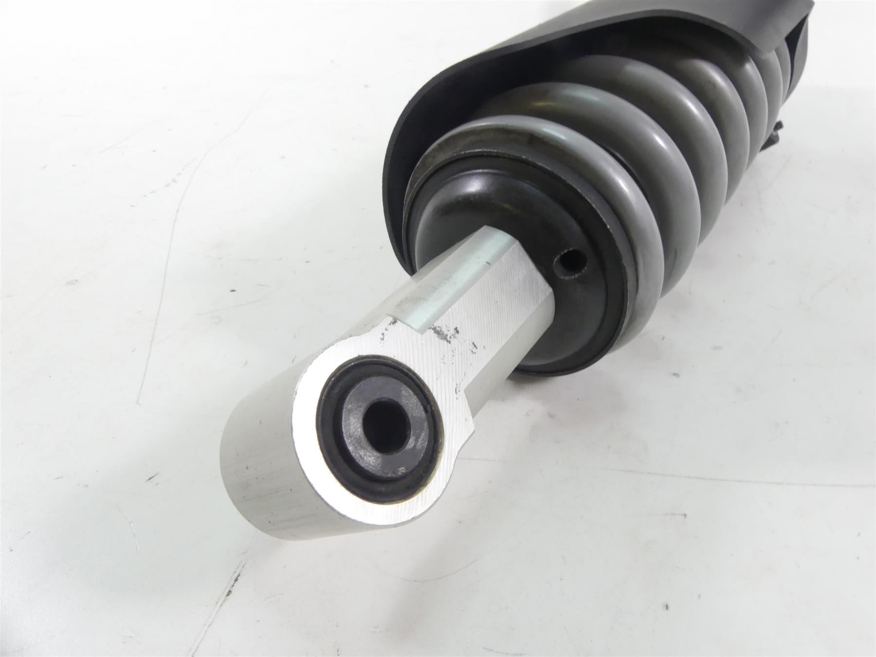2009 BMW R1200GS K25 Straight Showa Rear Shock Damper Suspension 33538529486 {{ shop.shopifyCountryName }} - Mototech271