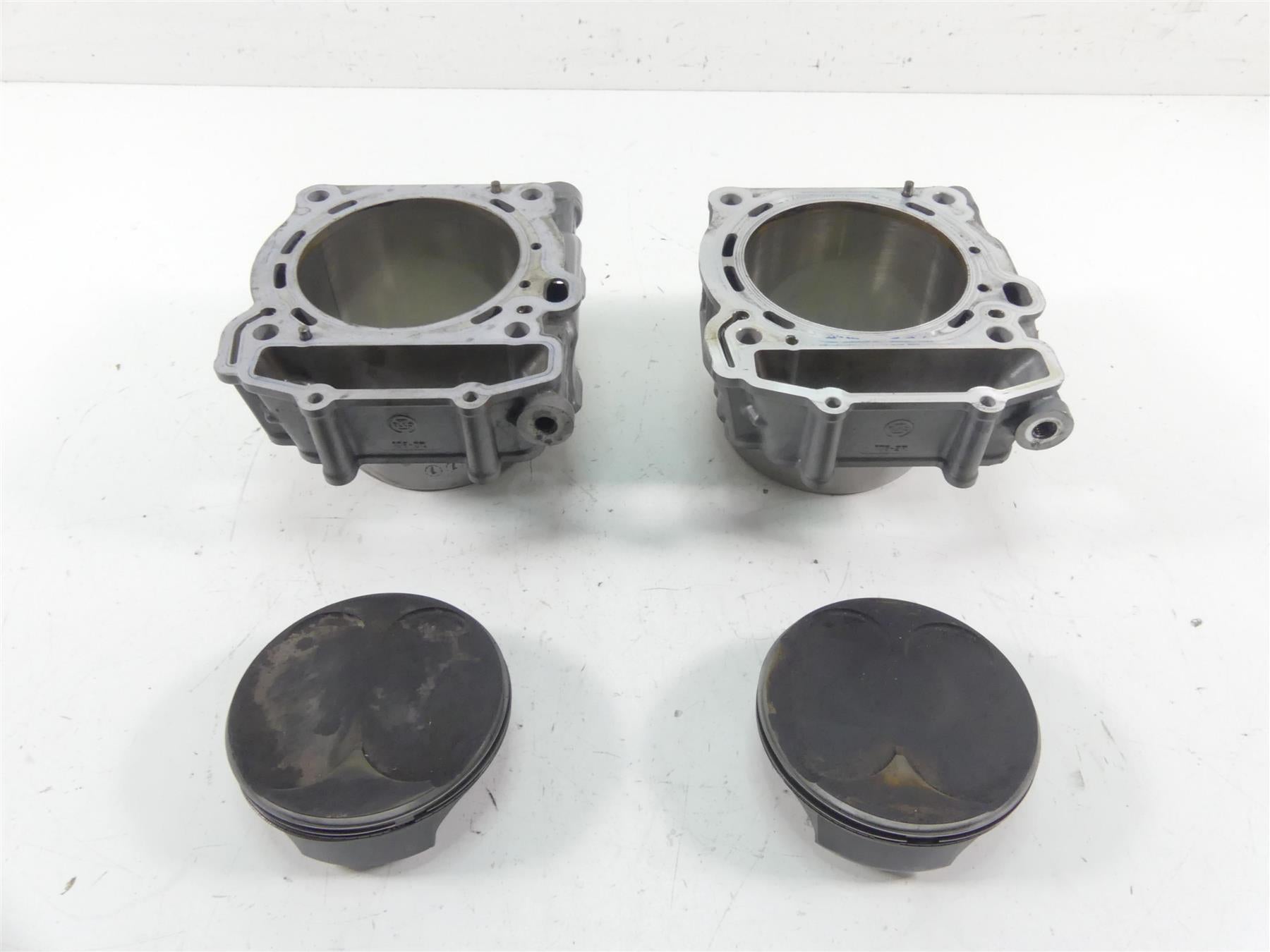 2015 KTM 1290R Super Duke Cylinder Jug Barrel Piston Set 6133003830024 {{ shop.shopifyCountryName }} - Mototech271