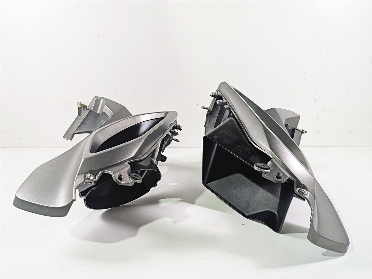 2016 BMW R1200RT K52 Left Right Intake Fairing Cover Set 46638533582 46638529381 {{ shop.shopifyCountryName }} - Mototech271