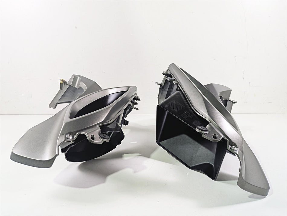 2016 BMW R1200RT K52 Left Right Intake Fairing Cover Set 46638533582 46638529381 {{ shop.shopifyCountryName }} - Mototech271