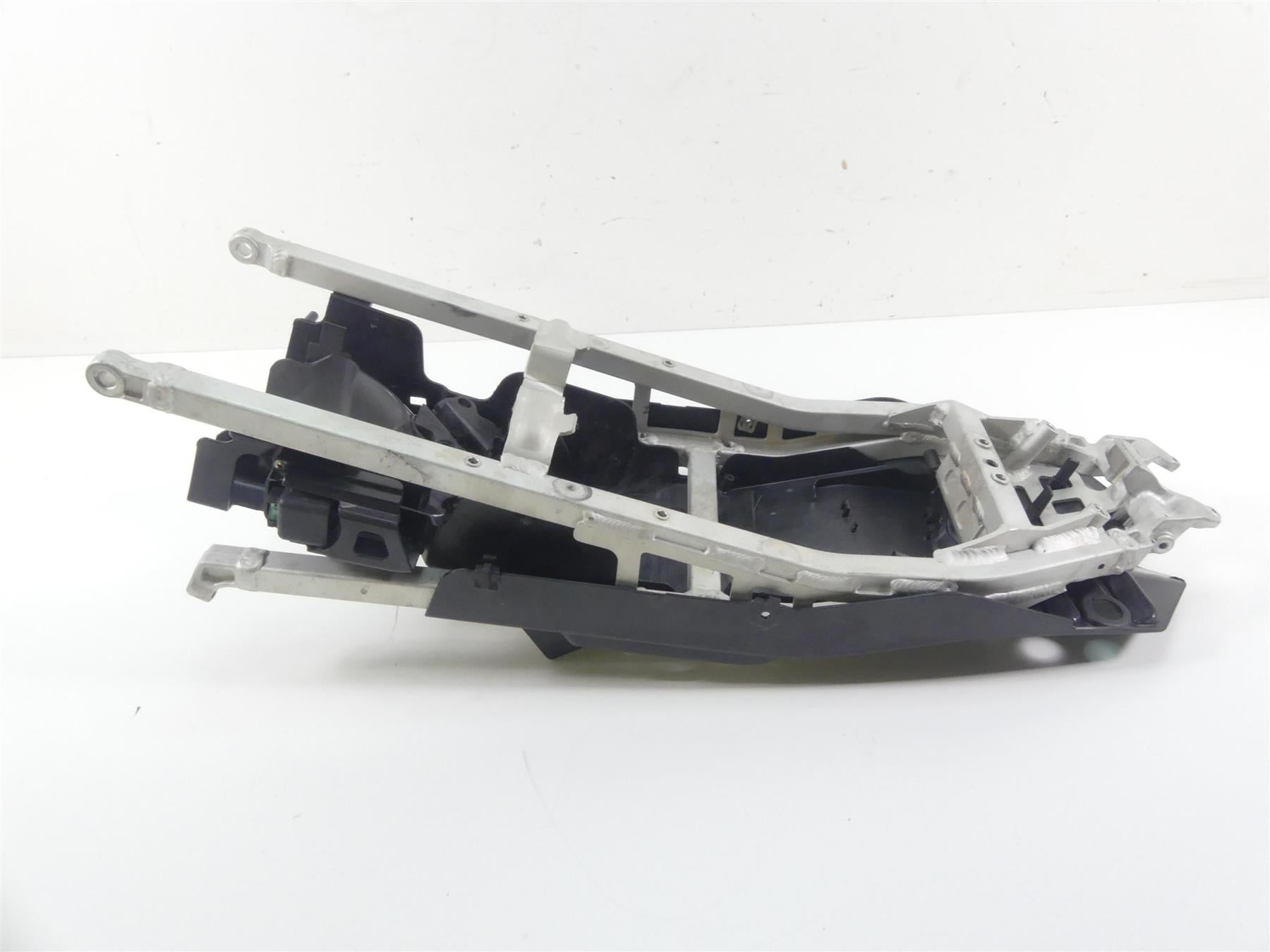2021 Aprilia Tuono 660 RS660 Rear Straight Sub Frame Subframe 2B008726 2B006819 {{ shop.shopifyCountryName }} - Mototech271