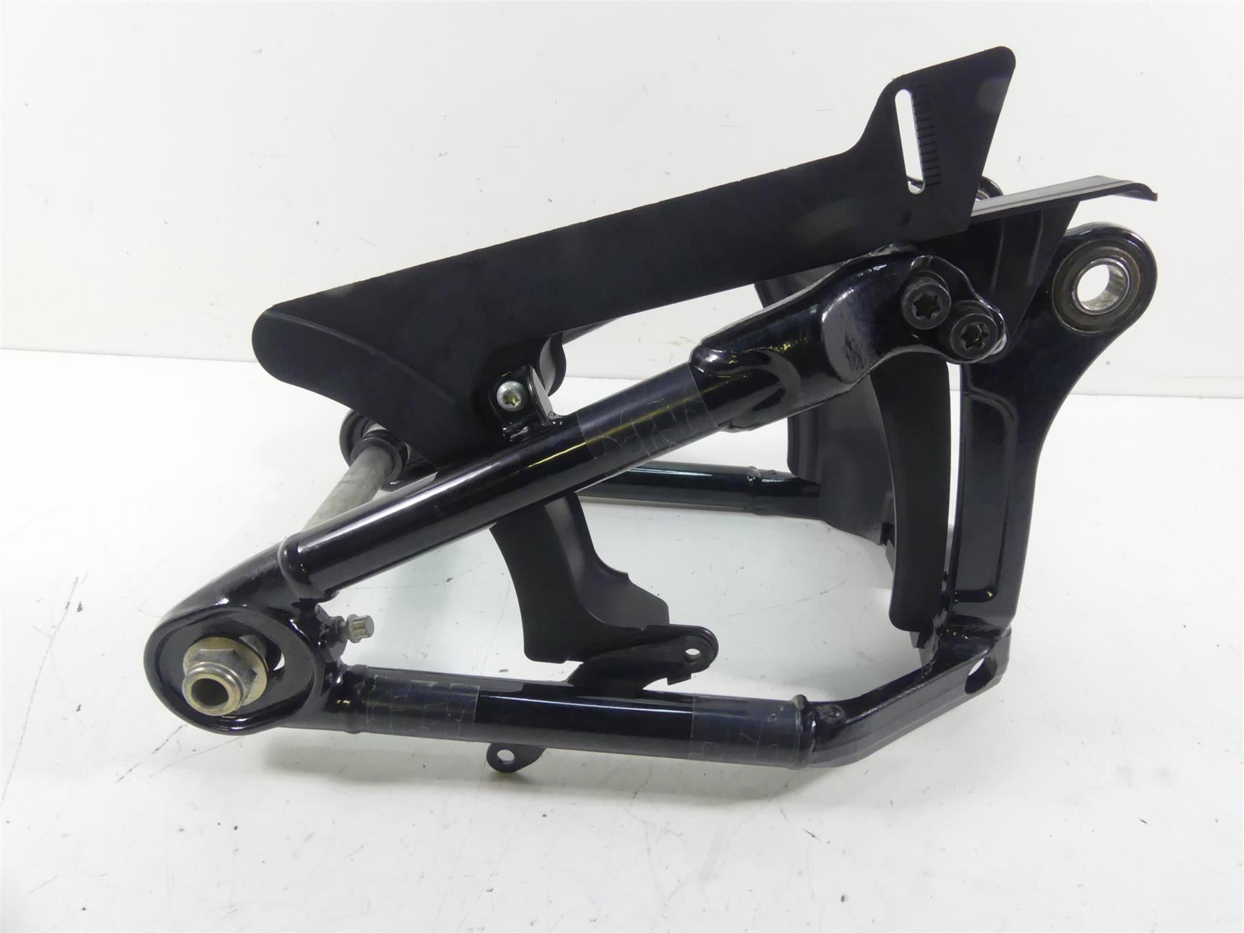 2019 Harley Softail FXBB Street Bob Rear Swingarm Swing Arm & 25mm Axle 47400062 | Mototech271