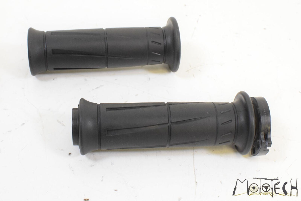2015 Kawasaki ZX10R ZX10 R Ninja Grip SET 32099-0049 {{ shop.shopifyCountryName }} - Mototech271