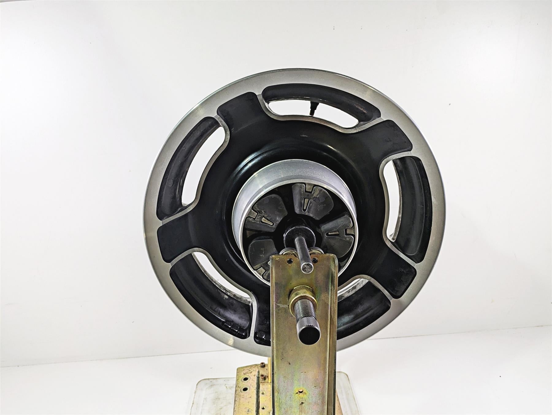 2010 Harley Touring FLHX Street Glide Rear Wheel Rim 16x5 40900194 {{ shop.shopifyCountryName }} - Mototech271