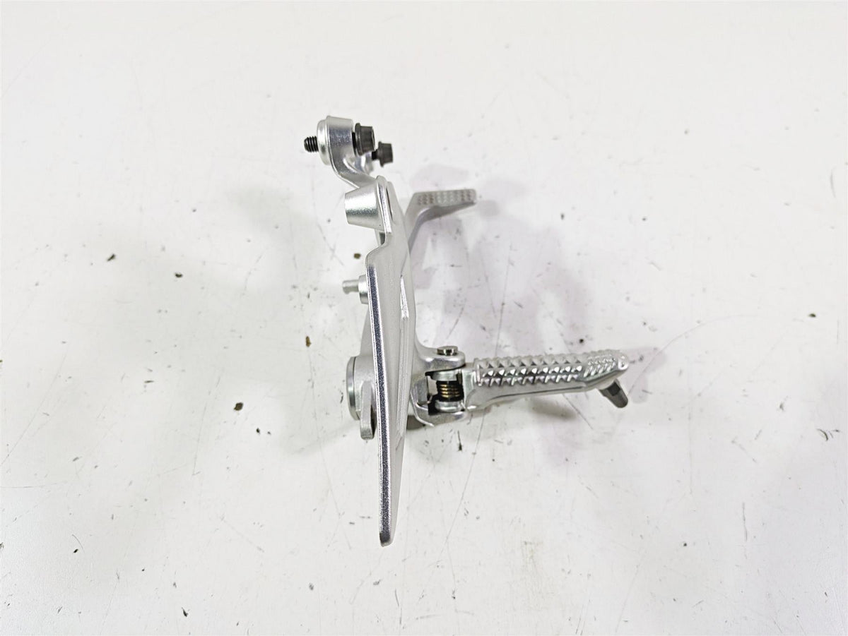 2017 BMW S1000R K47 Right Rider Footpeg & Brake Pedal Set 46718562398 8542083 {{ shop.shopifyCountryName }} - Mototech271