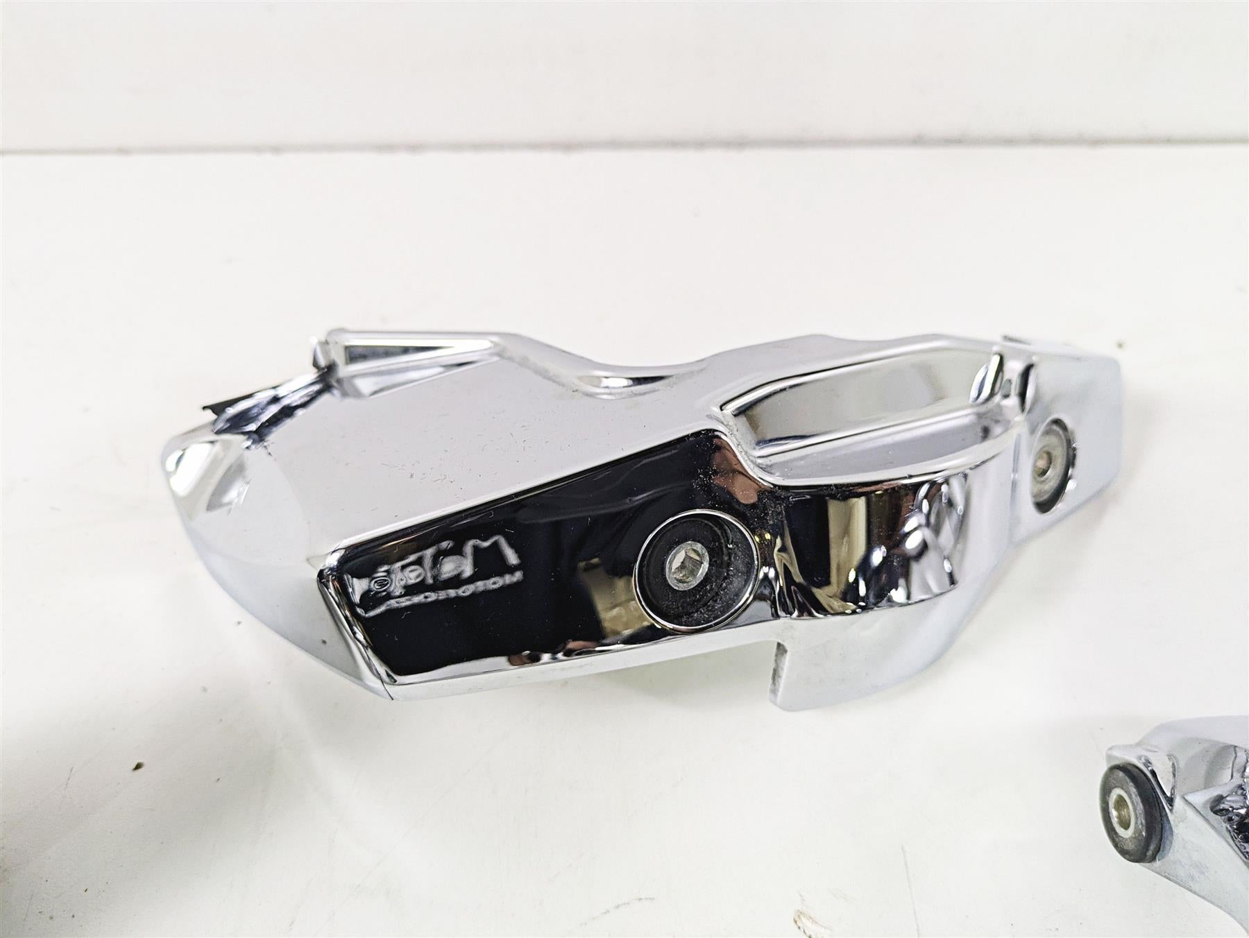 2007 Yamaha XVS1300 V-Star Tour Chrome Cover Fairing Set 3D8-15418-00-00 {{ shop.shopifyCountryName }} - Mototech271