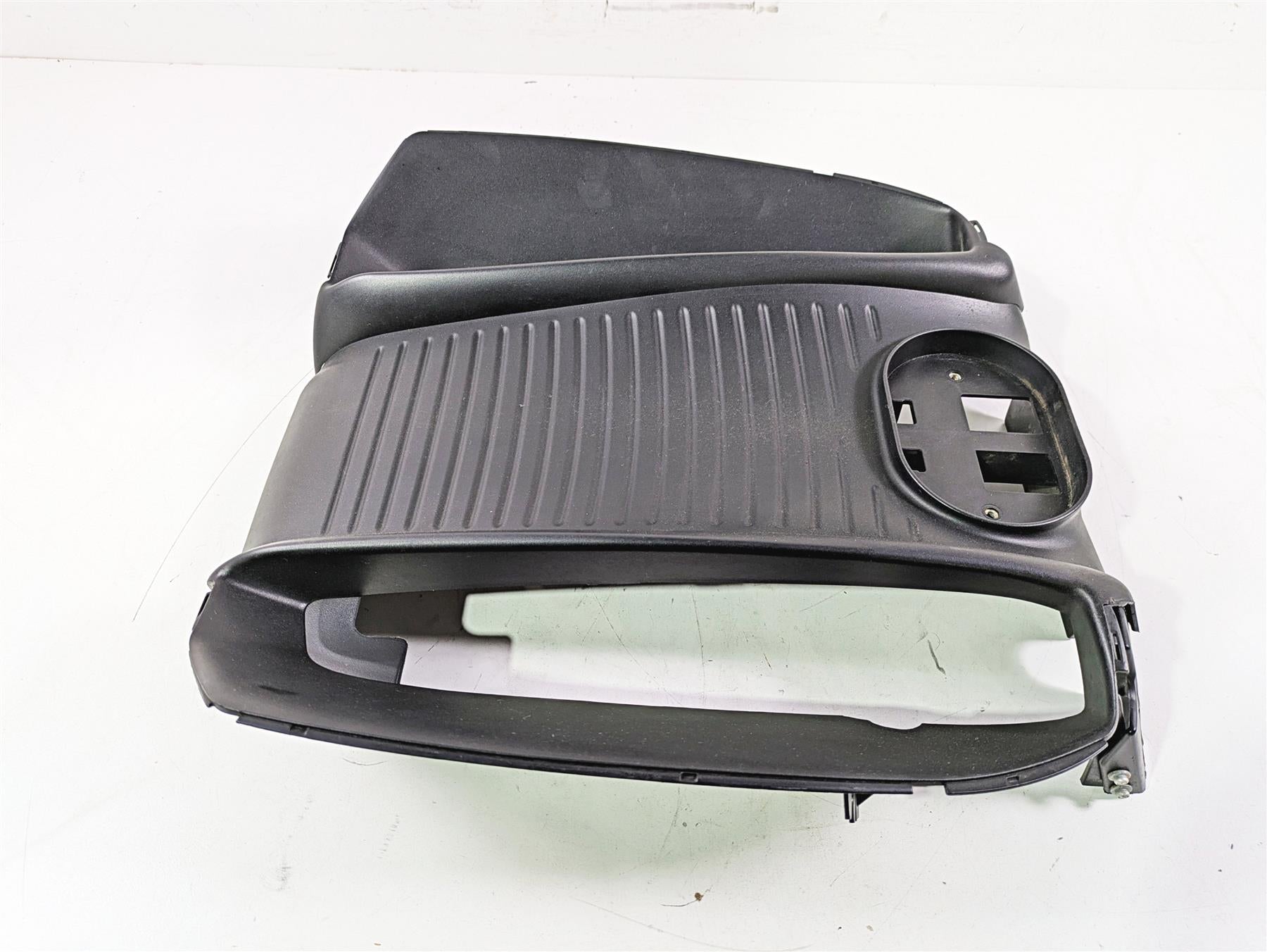 2010 Harley VRSCF Muscle Rod Radiator Front Center Cover Fairing 26826-09
