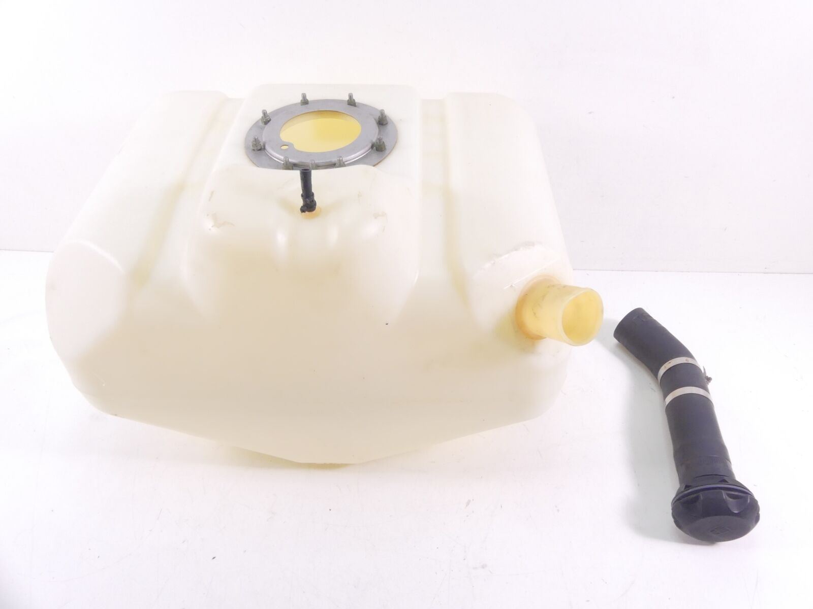 2013 Yamaha Waverunner VXS VX1800M Plastic Fuel Gas Petrol Tank F1K-U7711-10-00 {{ shop.shopifyCountryName }} - Mototech271