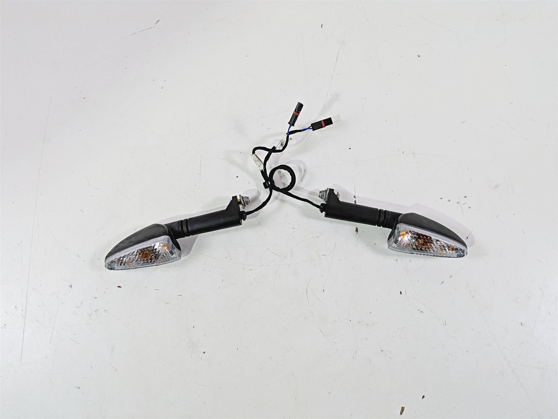 2017 BMW F800GS Adv K75 Rear Blinker Turn Signal Set 63138534352 63138534353 {{ shop.shopifyCountryName }} - Mototech271