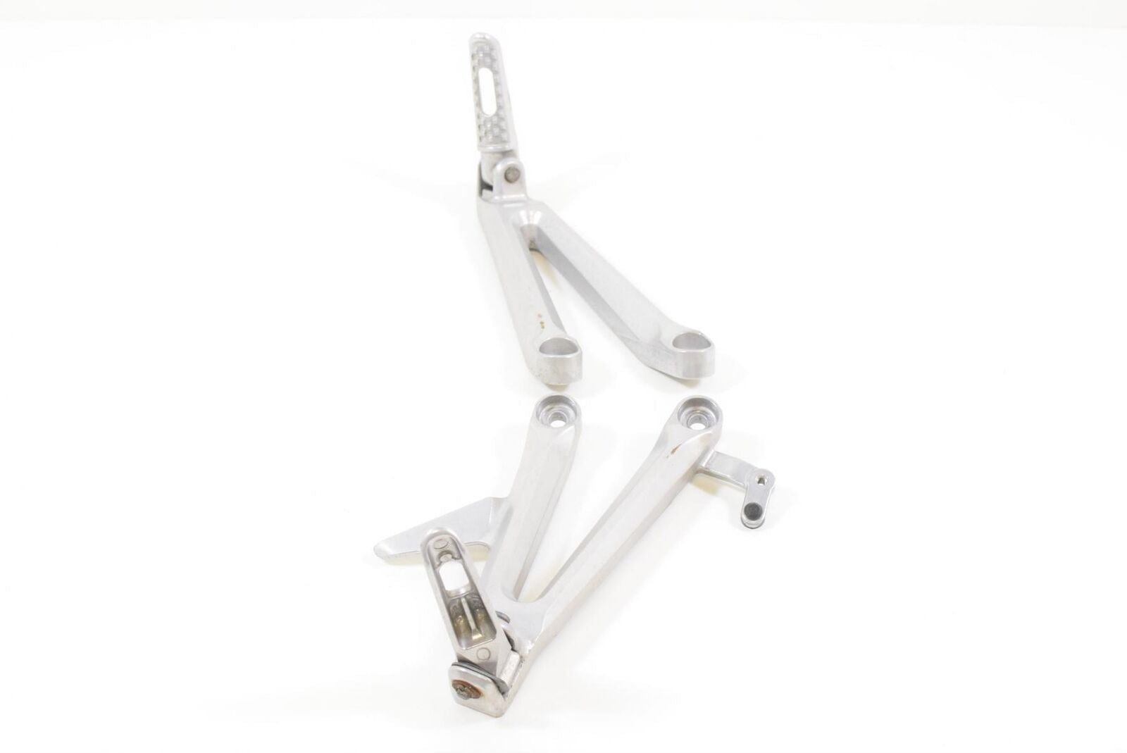 2005 Honda CBR1000RR CBR1000 RR Rear Passenger Footpeg SET 50750-MEL-000 {{ shop.shopifyCountryName }} - Mototech271