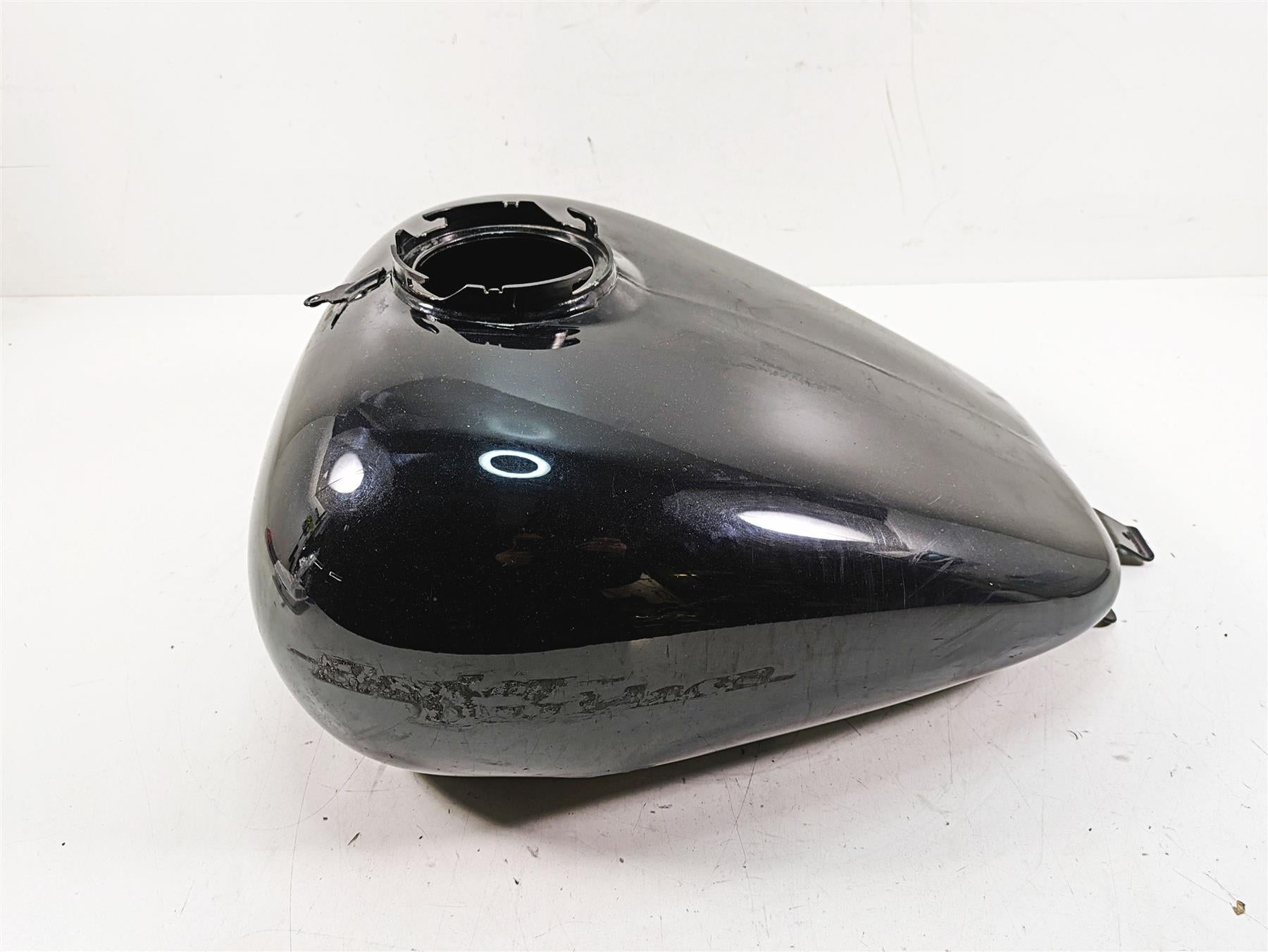 2013 Harley Touring FLHX Street Glide Fuel Gas Petrol Tank - Dented 61356-08 {{ shop.shopifyCountryName }} - Mototech271