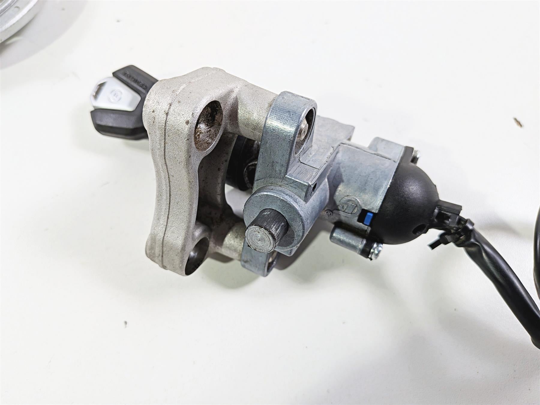 2025 CFMoto 450 SS Ignition Switch Key Lock Set Gas Cap 6AQV-011000-1002 {{ shop.shopifyCountryName }} - Mototech271