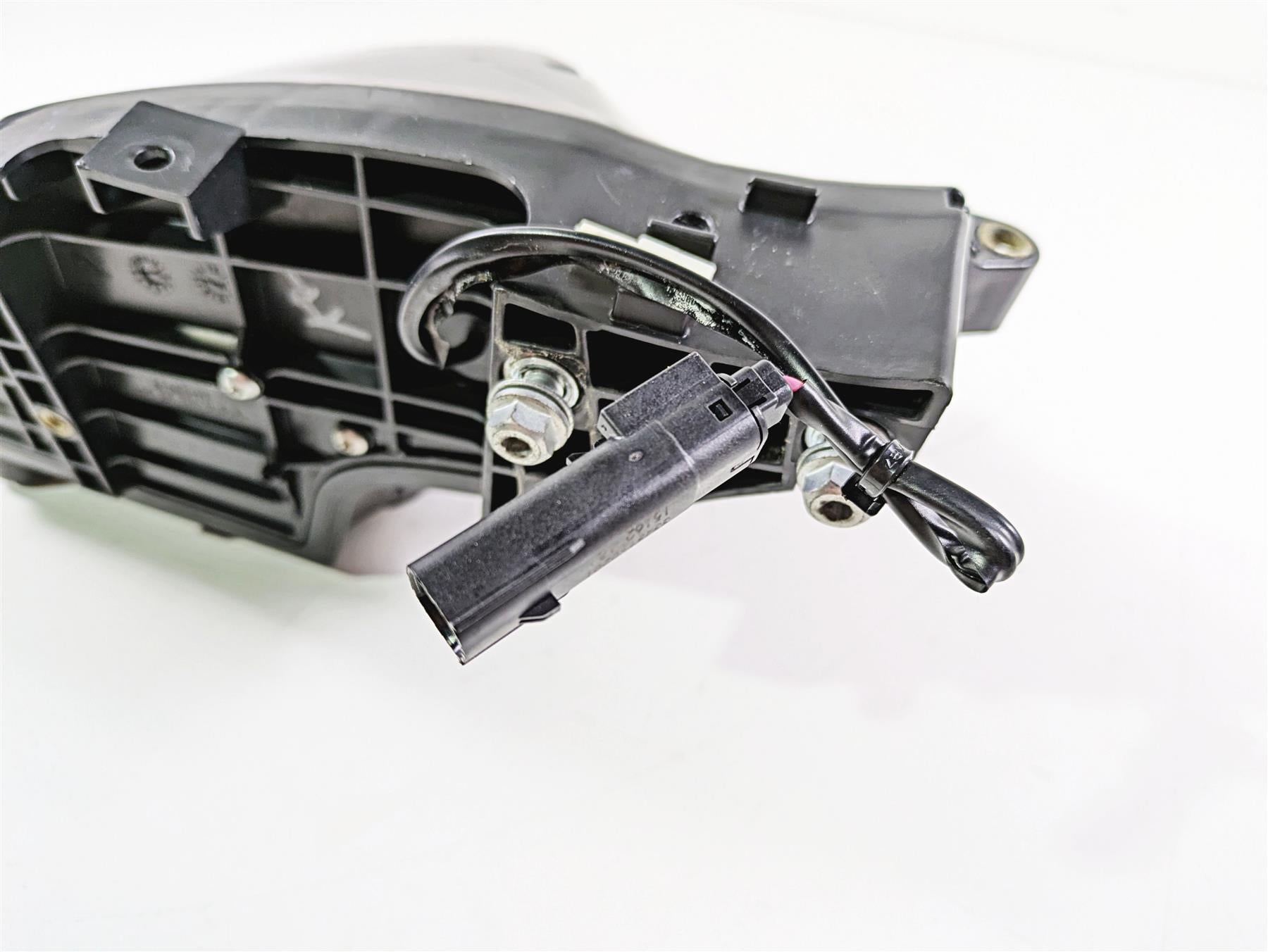 2017 Harley Touring FLHTKSE CVO E-Glide Left Front Speaker & Housing 57000172 {{ shop.shopifyCountryName }} - Mototech271