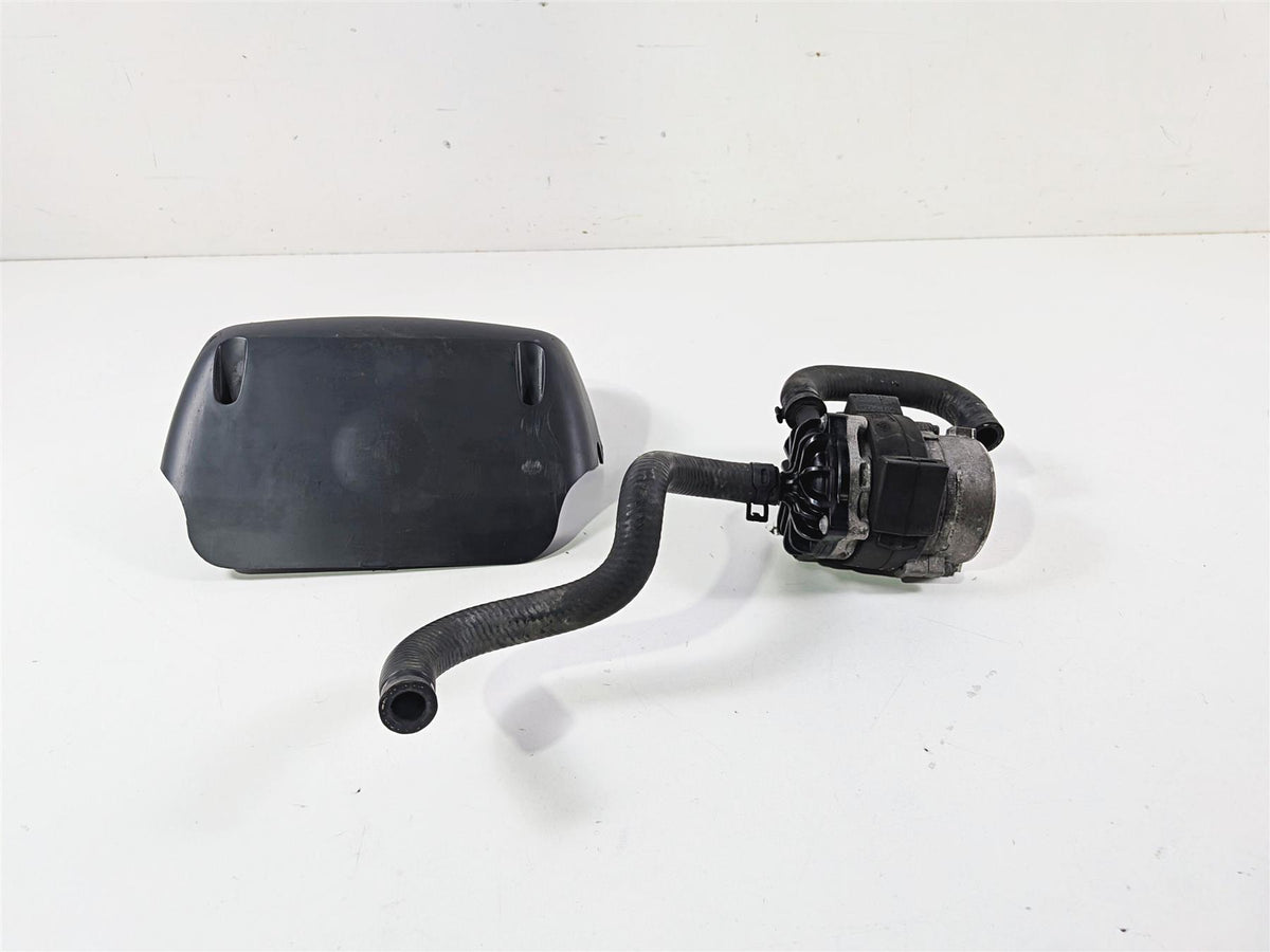 2020 Harley Touring FLTRK Road Glide Water Pump + Holder & Cover 26600048B {{ shop.shopifyCountryName }} - Mototech271