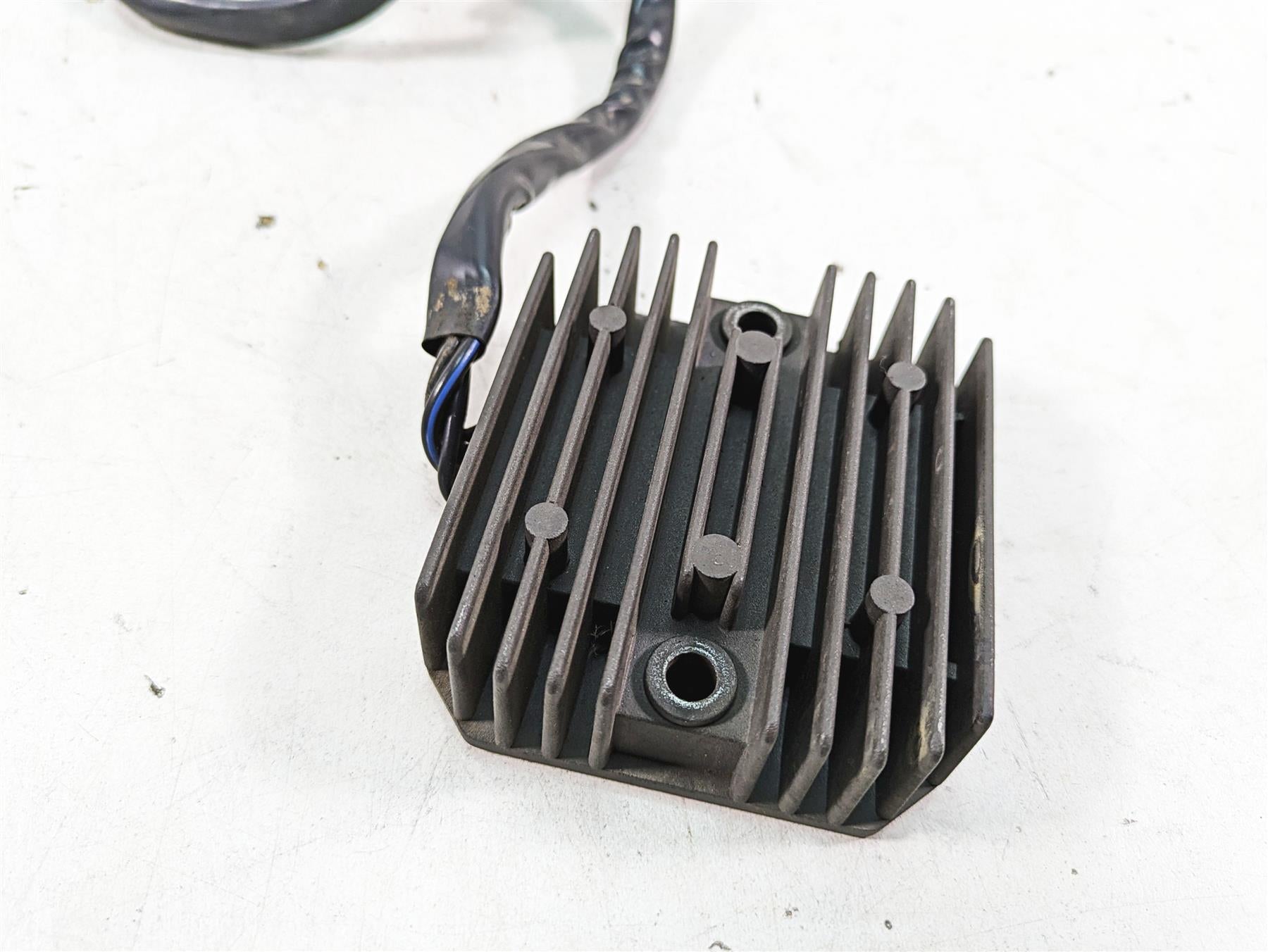 1997 Kawasaki VN1500 Vulcan Rectifier Voltage Regulator SH5416-12 21066-1089 {{ shop.shopifyCountryName }} - Mototech271