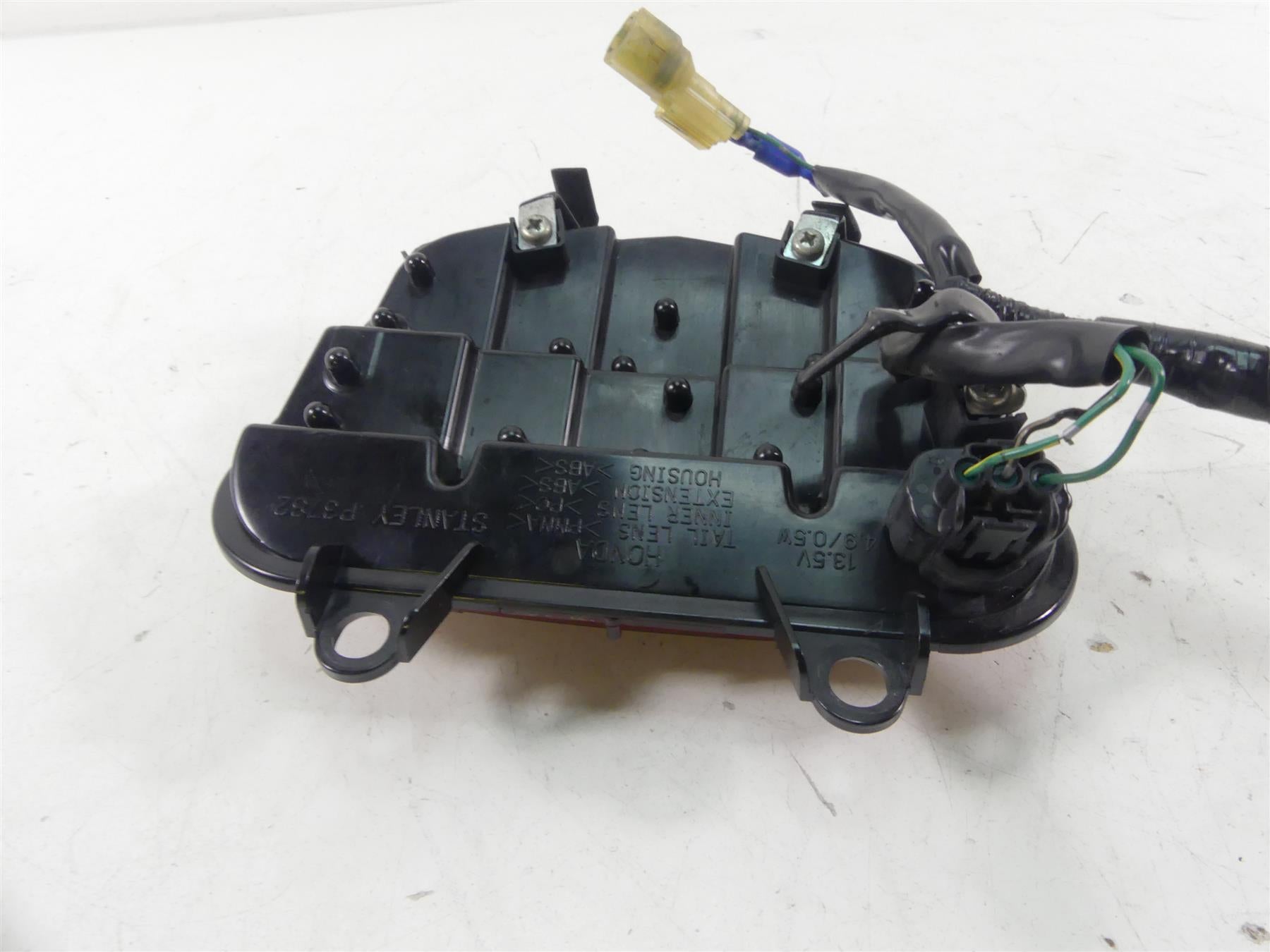 2008 Honda V-Twin VTX1800 N3 Taillight Tail Light Lamp Lens 33701-MCV-N11 {{ shop.shopifyCountryName }} - Mototech271