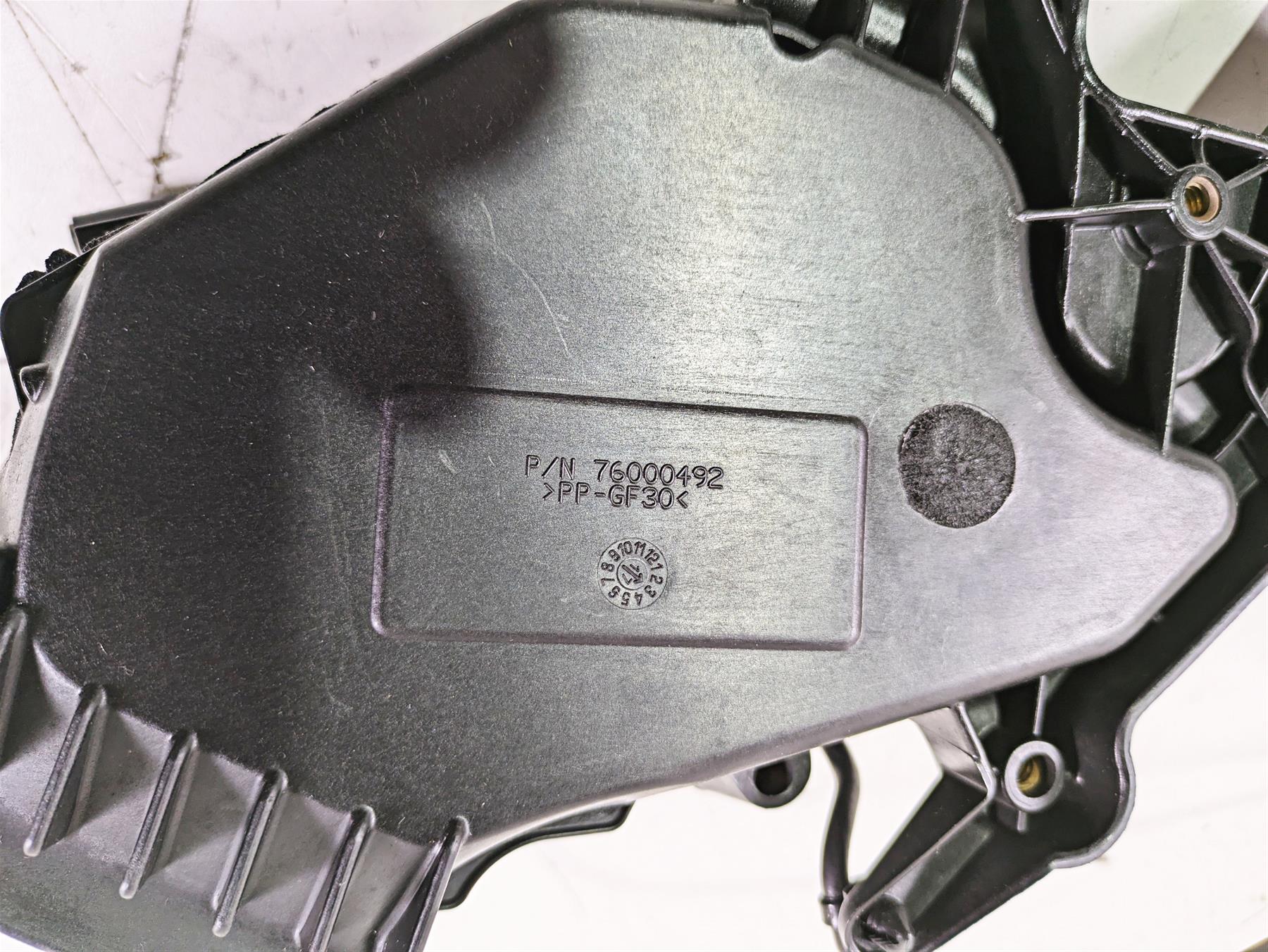 2016 Harley Touring FLTRX Road Glide Right Media Compartment READ 76000492 {{ shop.shopifyCountryName }} - Mototech271