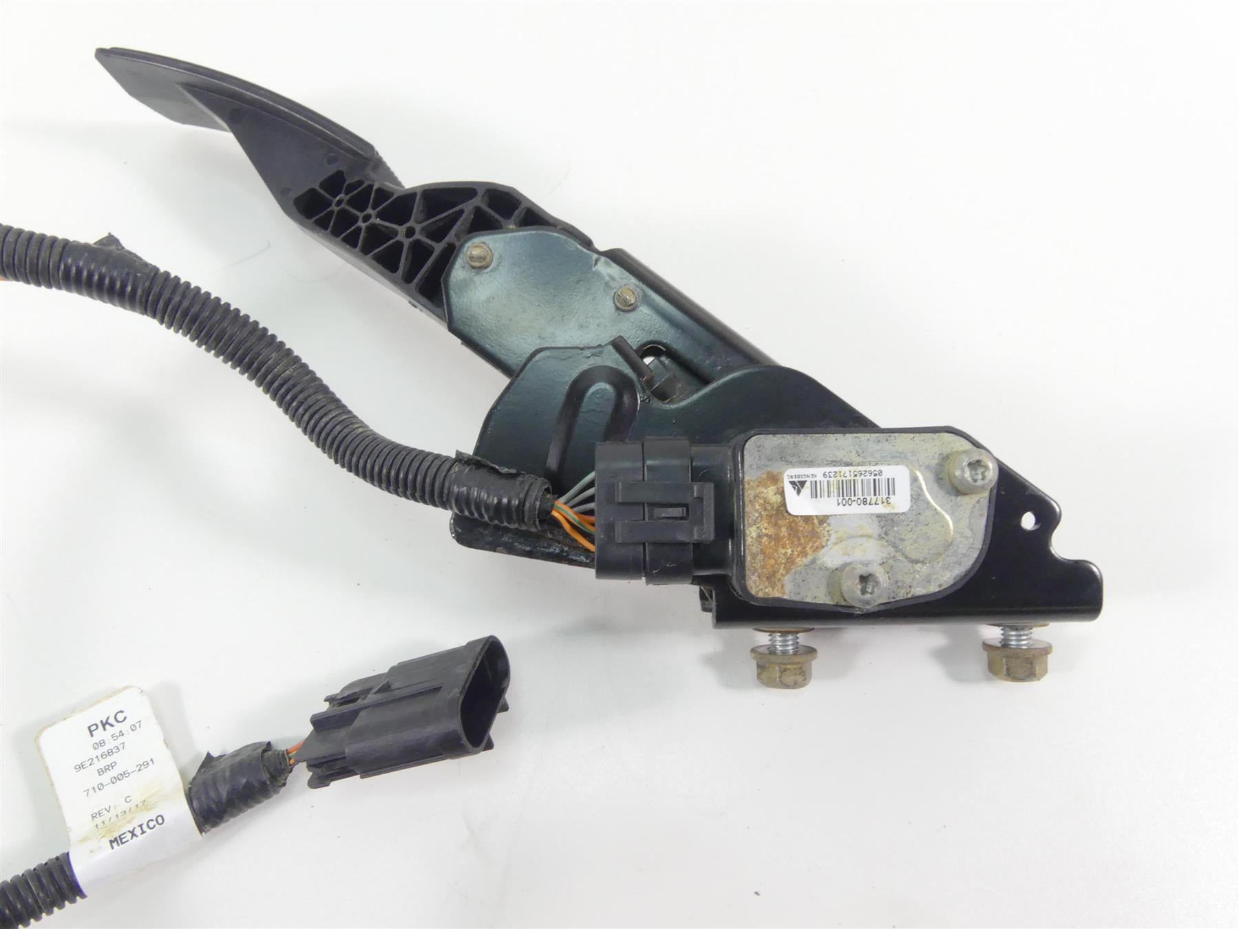 2018 Can Am Maverick X3 Turbo STD Brake Accelerate Foot Pedal Set 705601453 {{ shop.shopifyCountryName }} - Mototech271