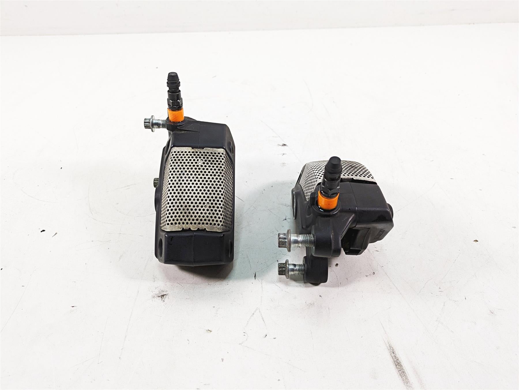 2019 Harley Touring FLHX Street Glide Front Brake Caliper Set 43027-08 44023-08 {{ shop.shopifyCountryName }} - Mototech271
