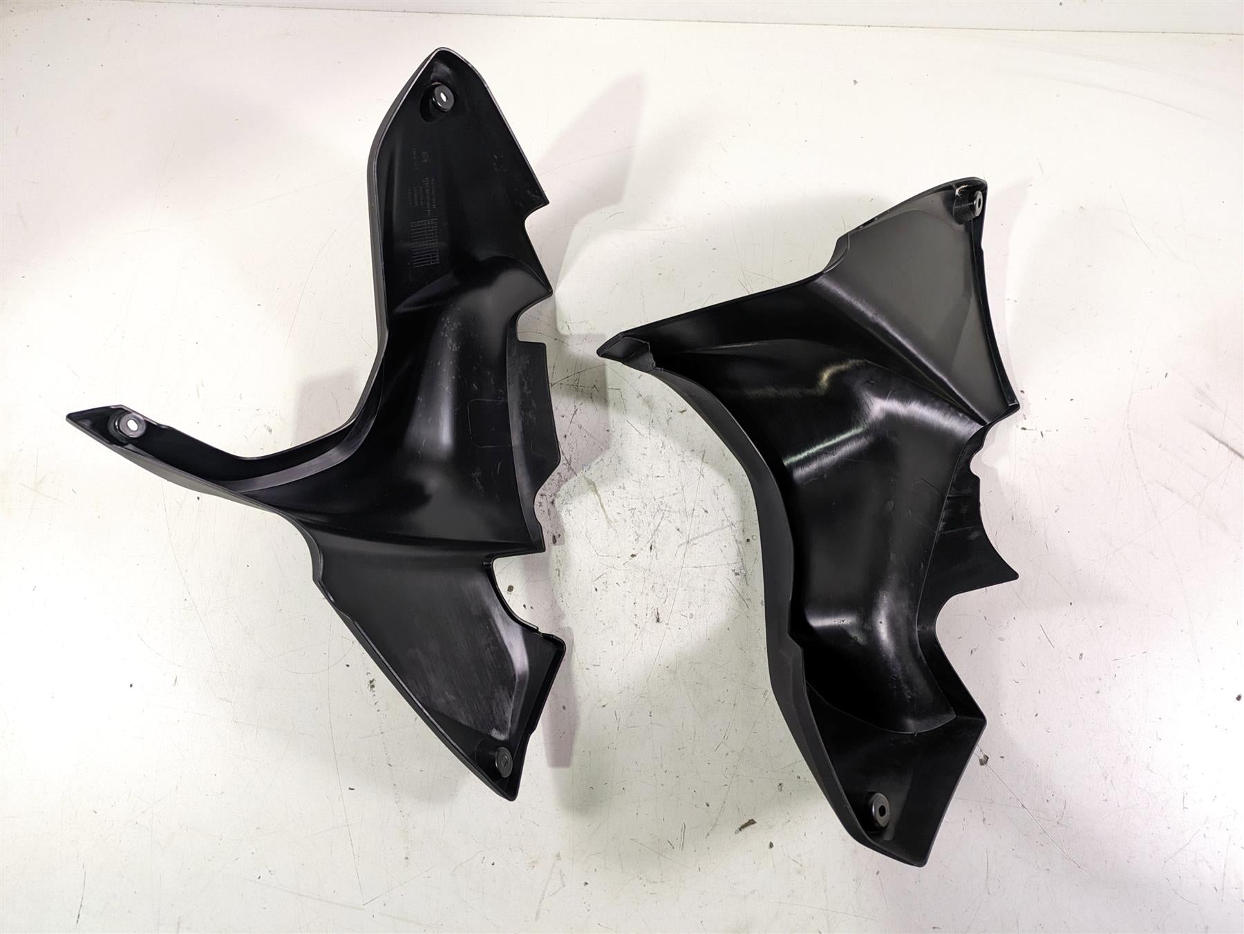 2022 BMW R1250 RT K052 Lower Rear Engine Cover Fairing Set 46639443405 {{ shop.shopifyCountryName }} - Mototech271