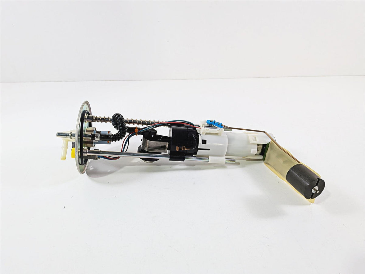 2013 Victory Vision Tour Fuel Gas Petrol Pump -Tested -Video 2521030 {{ shop.shopifyCountryName }} - Mototech271