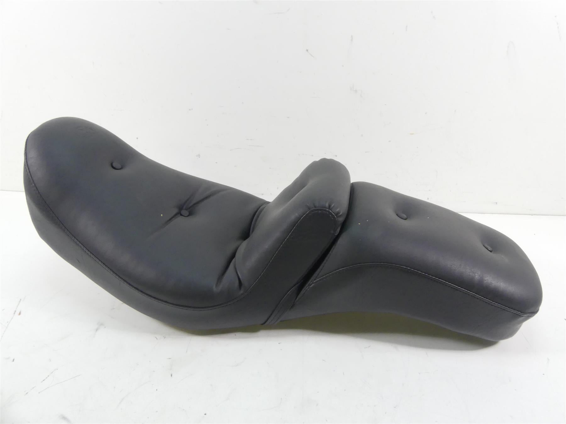 2009 Harley FXDL Dyna Low Rider Regal Duke Mustang One Piece Seat Saddle 75545 {{ shop.shopifyCountryName }} - Mototech271