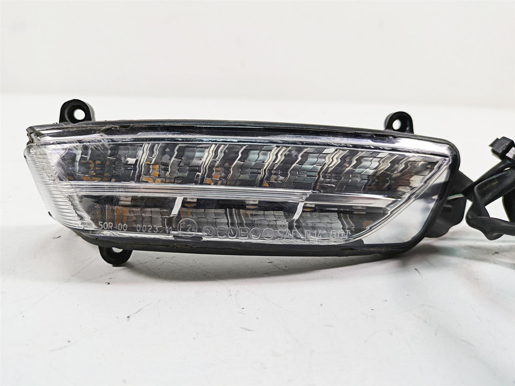 2020 Ducati Hypermotard 950 SP Right Front Blinker Turn Signal - Read 53010342A {{ shop.shopifyCountryName }} - Mototech271