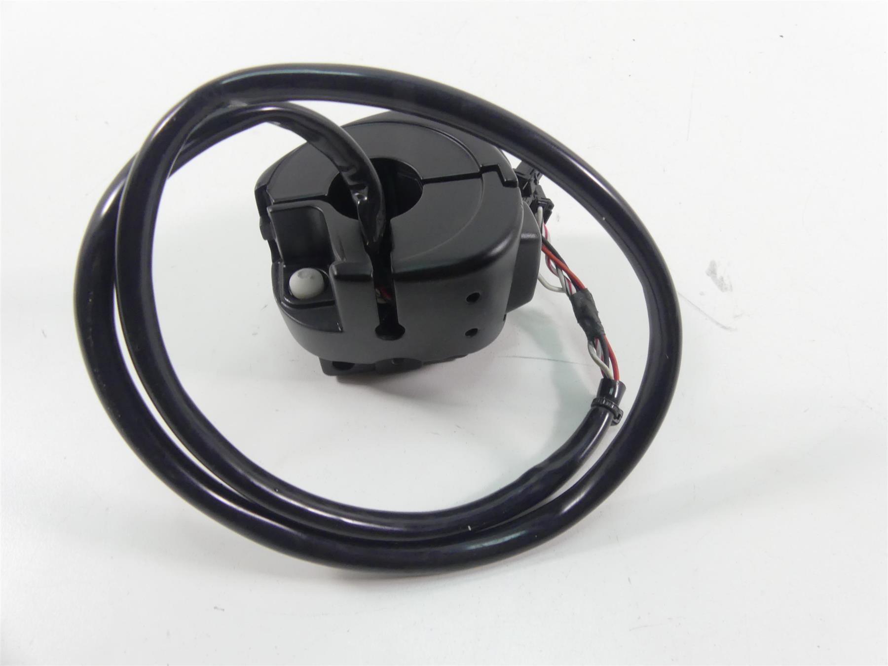 2022 Harley Softail FXBBS Street Bob Right Hand Control Switch 71500462 {{ shop.shopifyCountryName }} - Mototech271