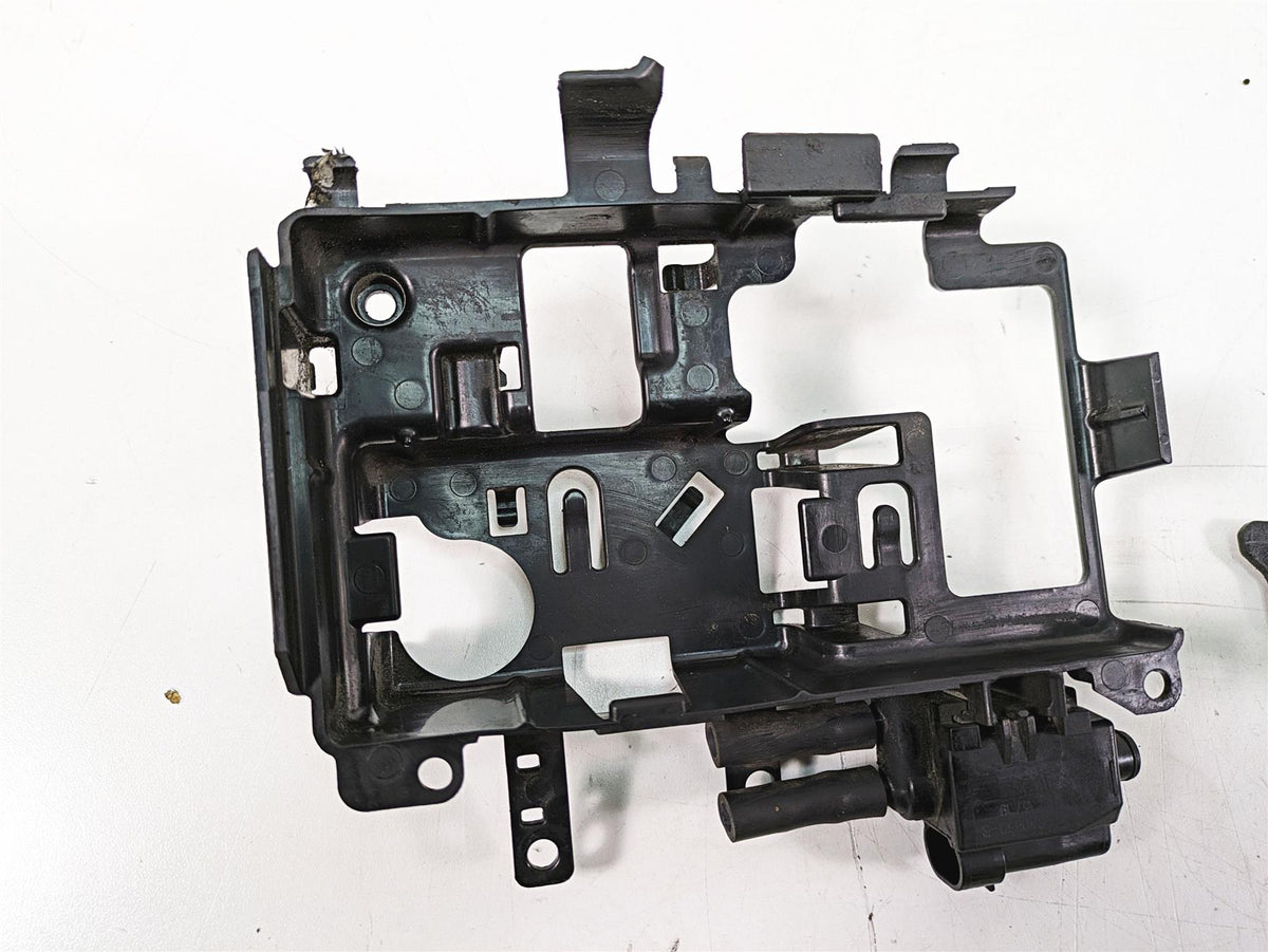 2020 Harley Softail FXBB Street Bob Electrical Carrier Plastic Set 69201632 {{ shop.shopifyCountryName }} - Mototech271