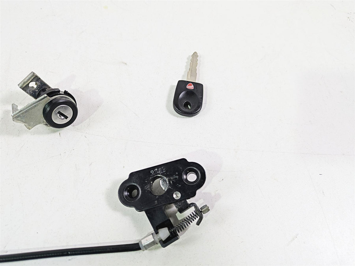 2013 Ducati Hypermotard 821 SP Fork Lock Key Fuel Tank Cap Set 89520182A {{ shop.shopifyCountryName }} - Mototech271