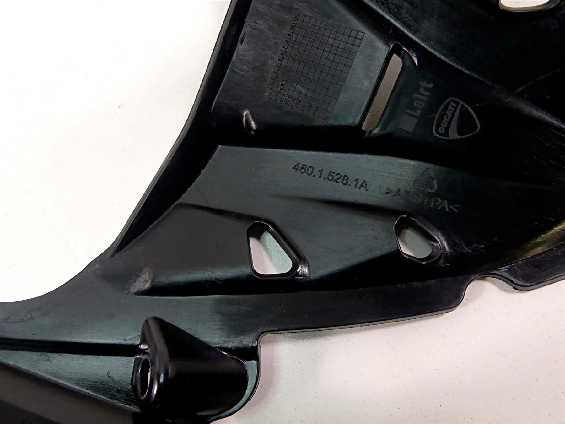 2012 Ducati Panigale 1199S Front Magnesium Stay Holder & Cover -Read 8291A552BA {{ shop.shopifyCountryName }} - Mototech271