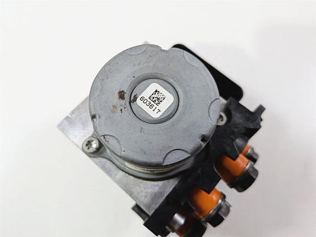 2019 Triumph Speed Triple RS 1050 Abs Brake Pump Module T2029204 T2022250 {{ shop.shopifyCountryName }} - Mototech271